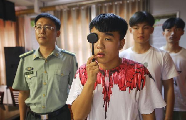军校近视眼手术不足半年的影响与挑战，军校近视眼手术不足半年面临的影响与挑战
