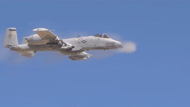 A-10攻击机的外观美感,一种超越表面印象的探讨,A-10攻击机的外观美感,深入探究其独特魅力