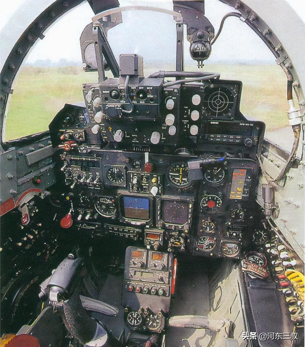 F16V战斗机与歼-10C，空中力量的两大巨头之比较，F16V战斗机与歼-10C，空中力量两大巨头的较量