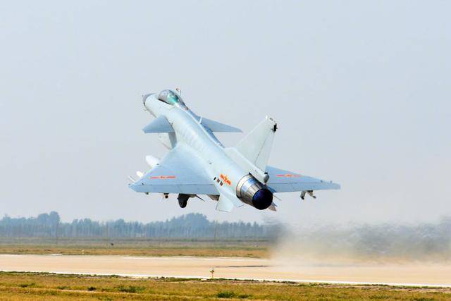 歼-10战斗机,服役历程与退役展望,歼-10战斗机的服役历程与退役展望