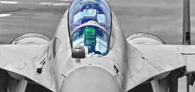 歼-16的小巧魅力，小并不意味着弱，歼-16小巧魅力，小尺寸蕴含强大实力