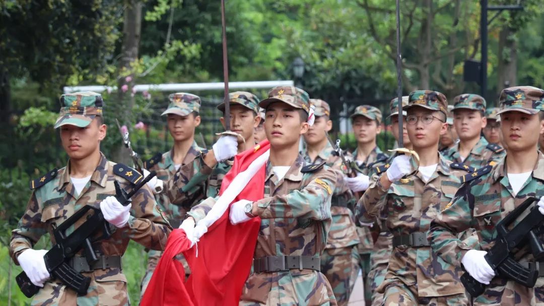 国旗护卫队的励志之路,荣耀与责任并存,国旗护卫队的荣耀与责任,励志之路的闪耀篇章