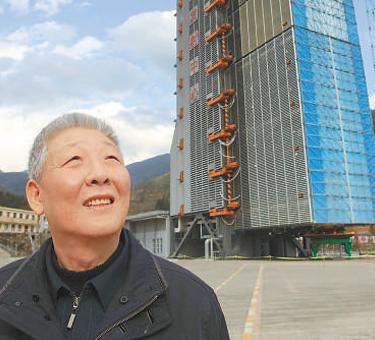 歼-15战斗机总师,探索蓝天之上的传奇人生,歼-15战斗机总师,蓝天之上的传奇人生探索