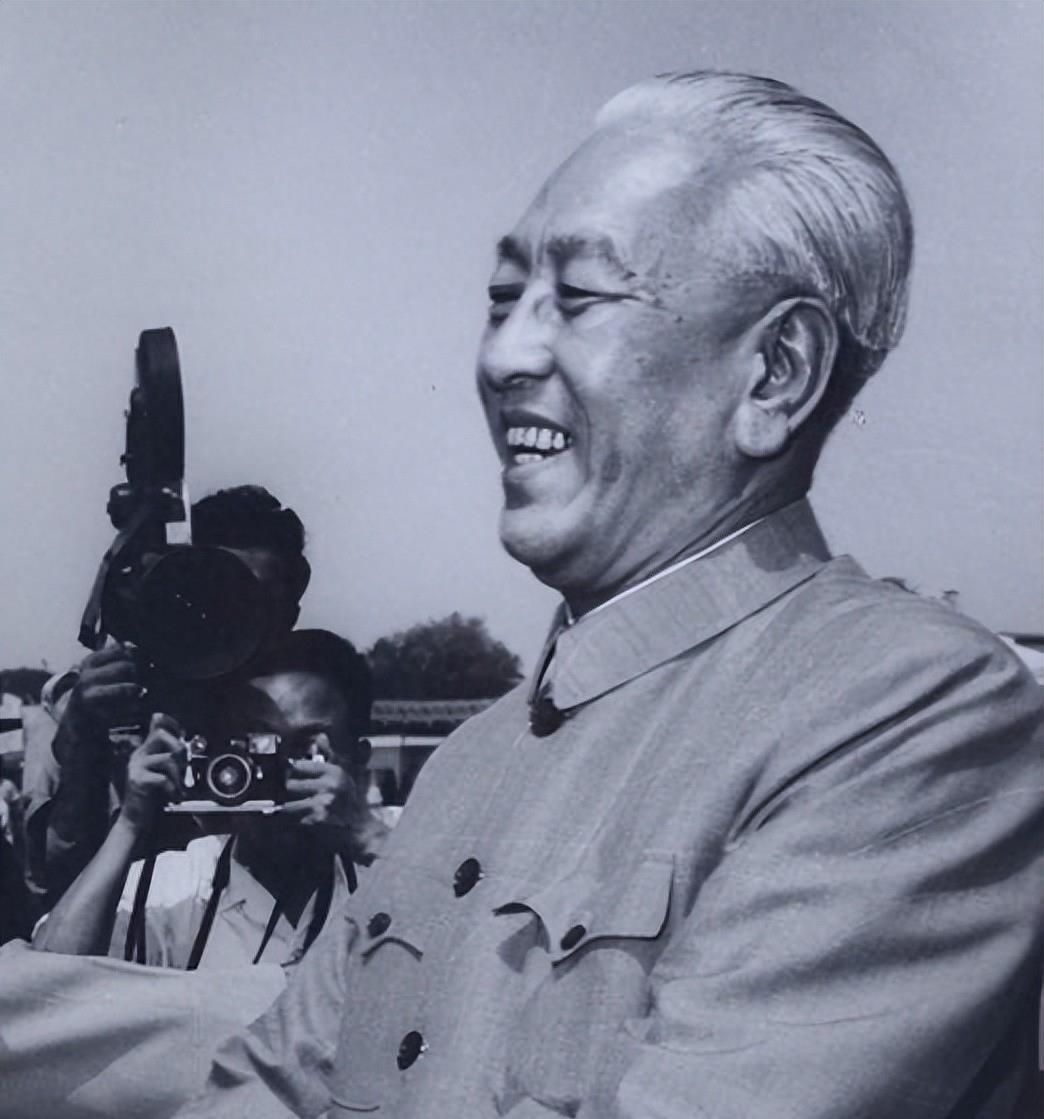 中国的现役军衔等级及标志,体系完善,层次鲜明,中国现役军衔等级与标志,体系完善、层次分明的军事荣誉标识