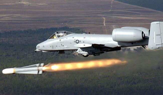 探究A-10疣猪攻击机退役背后的原因,A-10疣猪攻击机退役原因深度解析