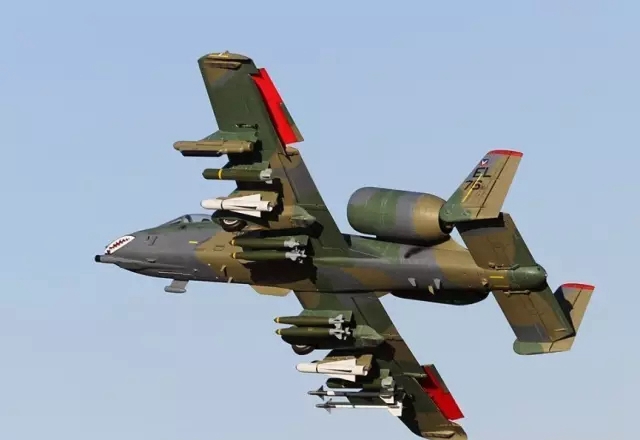 探究A-10疣猪攻击机退役背后的原因,A-10疣猪攻击机退役原因深度解析