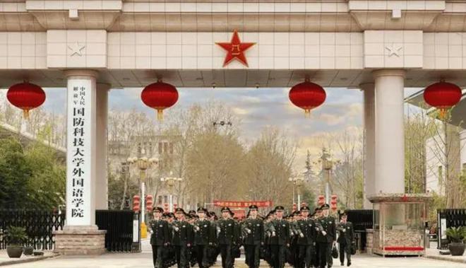 战略支援部队两所军校比较，哪所更胜一筹？，战略支援部队两所军校对比，哪所军校表现更卓越？