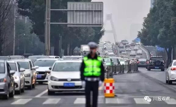 成都今天限行尾号是多少，限行措施背后的环保与交通考量，成都今日限行尾号及背后的环保与交通考量