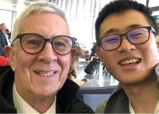 英国护卫舰过台湾海峡,海峡两岸关系的微妙变化与大国力量的动态平衡,英国护卫舰穿越台湾海峡,海峡两岸关系与大国的力量平衡