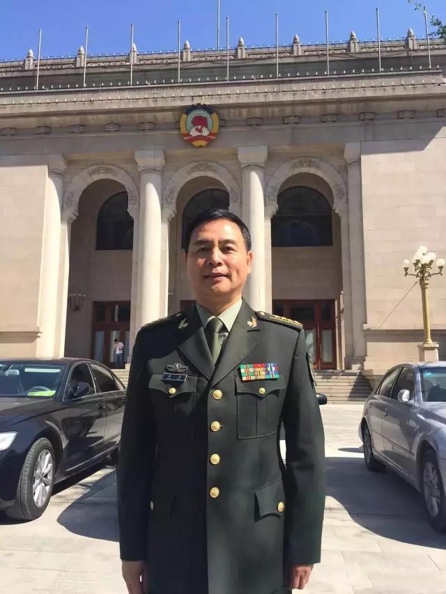 军事主持人关健简介,军事主持人关健,深度解析军事领域专家简介