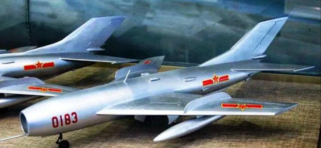 探索未来空战新篇章，300架歼-7改无人机的崛起与应用，探索未来空战新篇章，歼-7改无人机群崛起与应用前景