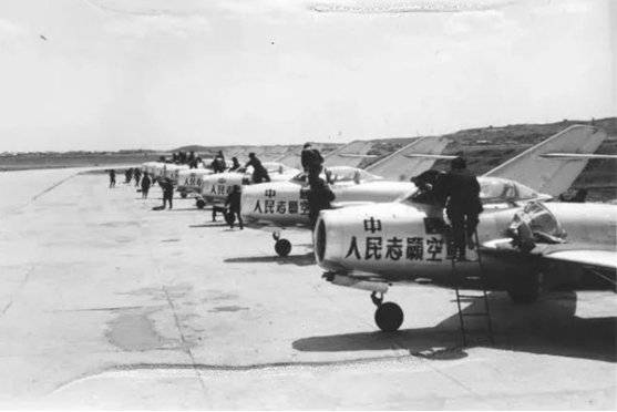 中国人民解放军空军成立的光辉历程，中国人民解放军空军成立的光辉历程概览