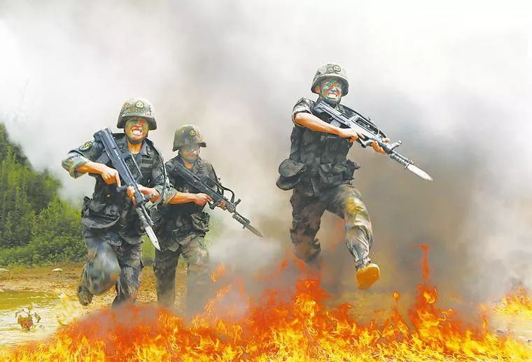 陆军图片大全，展现帅气风采，陆军风采展示，图片大全集