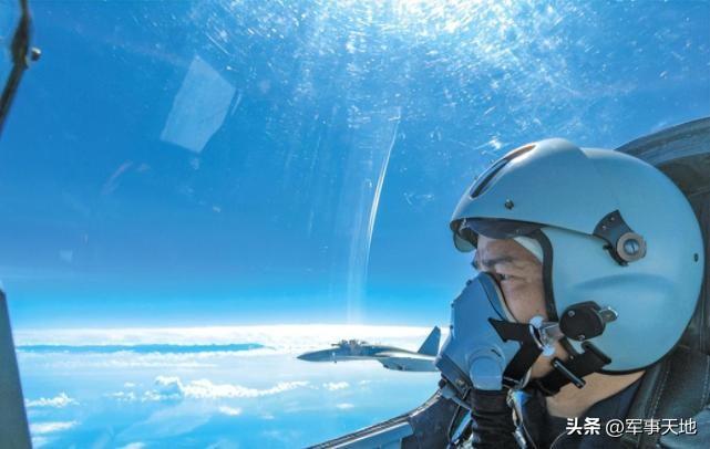 歼-16战斗机重出江湖，新时代的空中霸主，歼-16战斗机重归江湖，新时代的空中霸主