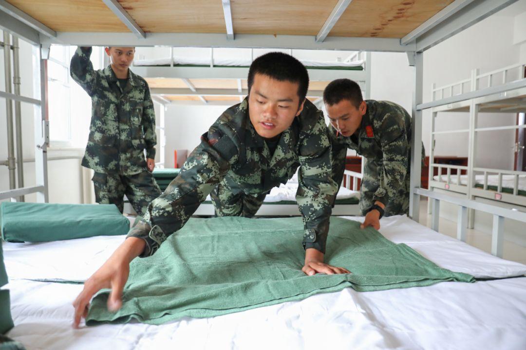 中国人民武装警察部队宣传片,英勇无畏,忠诚担当,中国人民武装警察部队宣传片,英勇无畏,忠诚担当的战士风采