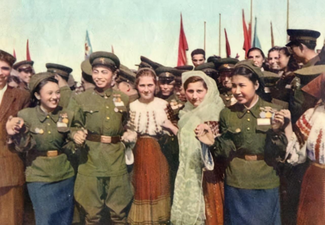 女兵扎军用武装带，力量与荣耀的象征，女兵扎军用武装带，力量与荣耀的彰显