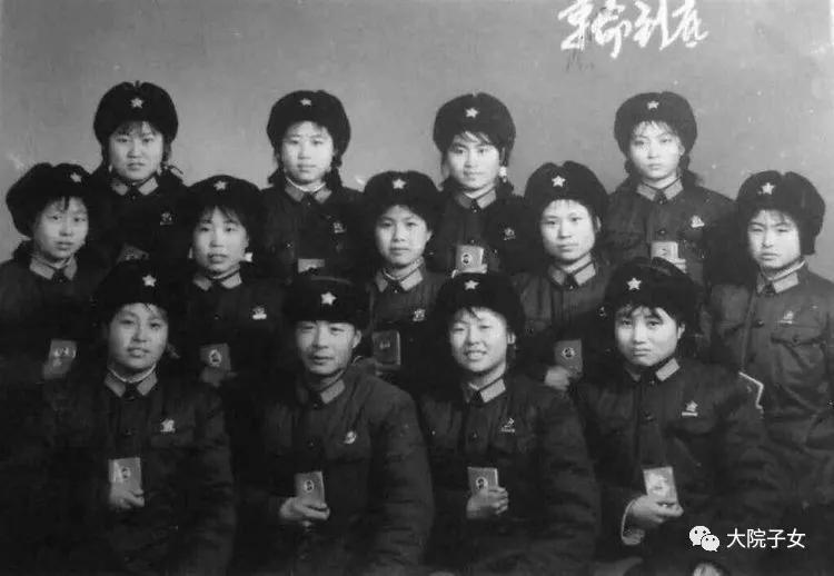 女兵扎军用武装带,力量与荣耀的象征,女兵扎军用武装带,力量与荣耀的彰显