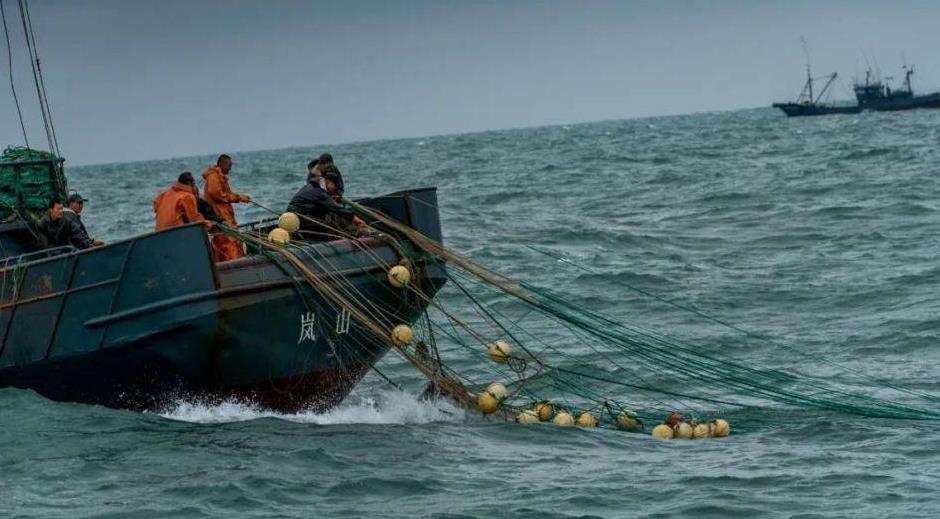 舰艇的组成部分，深入了解现代战舰的构建与功能，现代战舰的组成部分及其功能解析